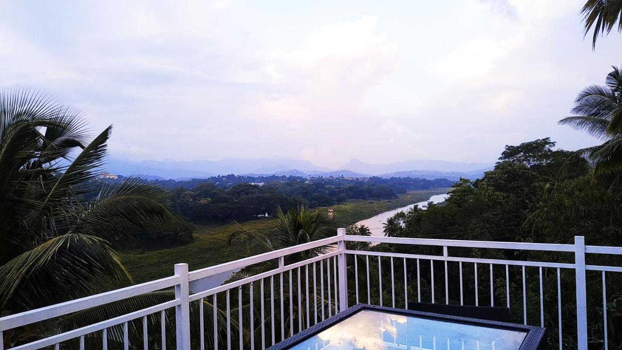 Mahaweli View Inn Kandy Buitenkant foto