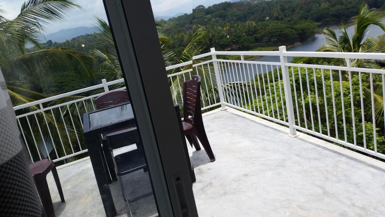 Mahaweli View Inn Kandy Buitenkant foto