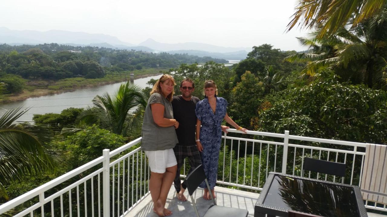 Mahaweli View Inn Kandy Buitenkant foto